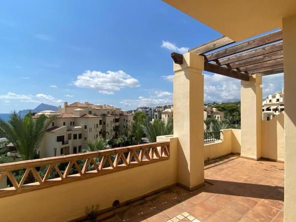 Продажа квартиры на Piso en Zona de Mascarat, Altea, Алтея
thumbnail 2