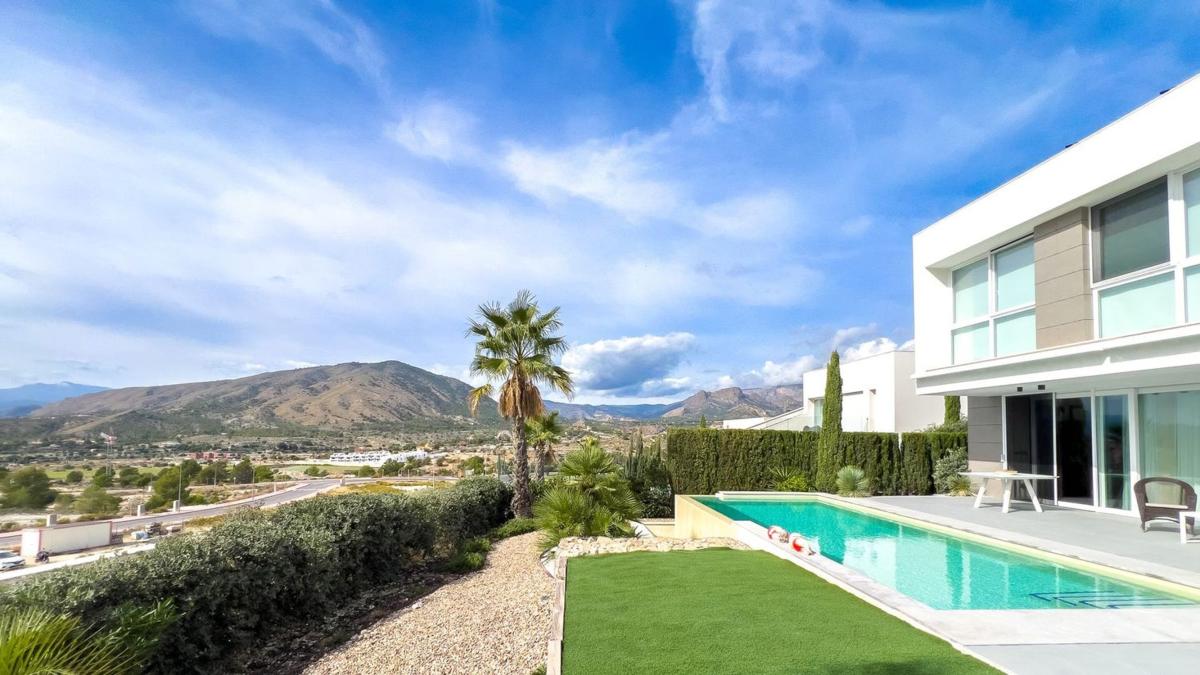 Propiedades en venta y alquiler en España photo 3