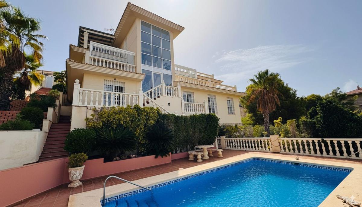 Properties for sale and rent in Spain photo 1