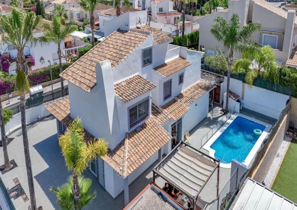 Casa o chalet independiente en Avenida Doctor Severo Ochoa, Zona Sierra Helada, Benidorm photo 1