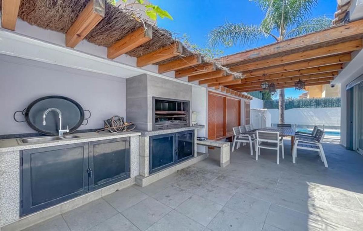 Properties for sale and rent in Spain photo 5