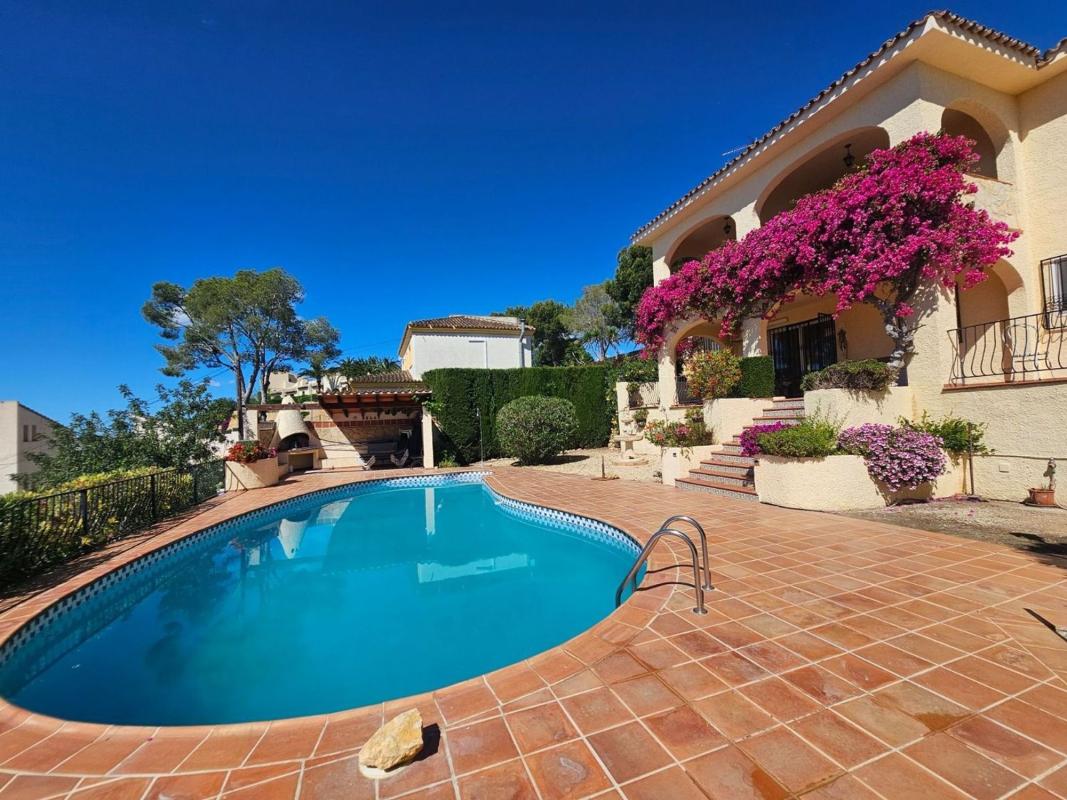 Properties for sale and rent in Spain photo 4