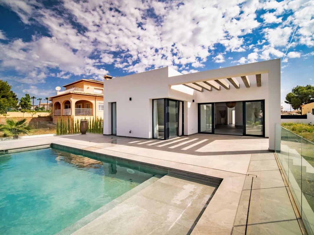Properties for sale and rent in Spain photo 3