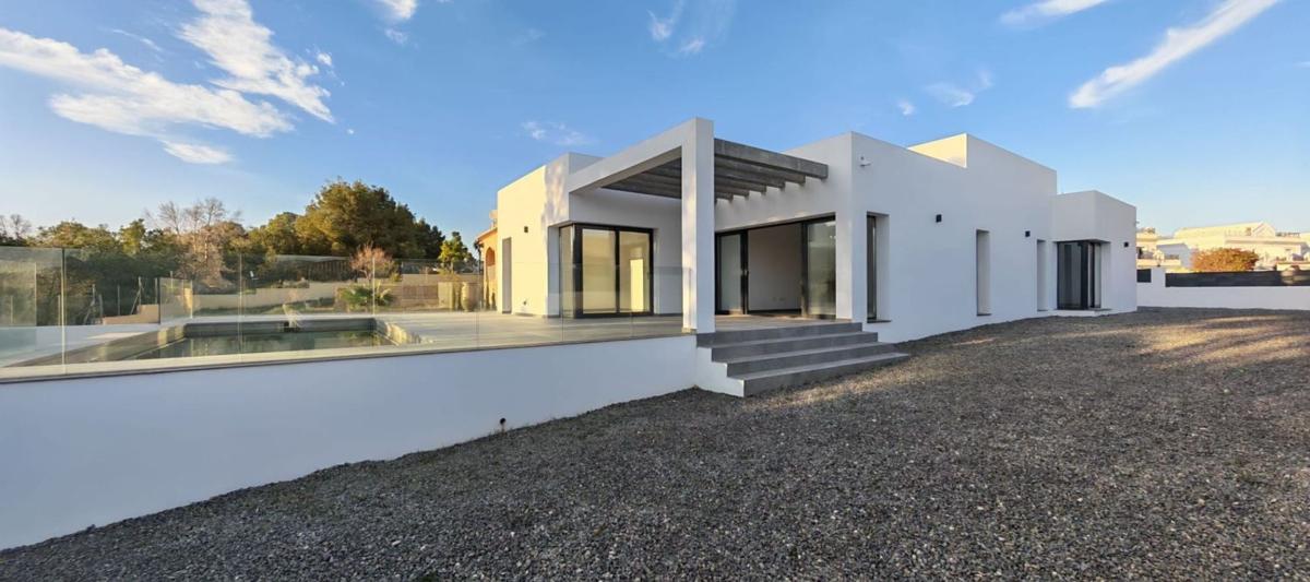 Properties for sale and rent in Spain photo 1