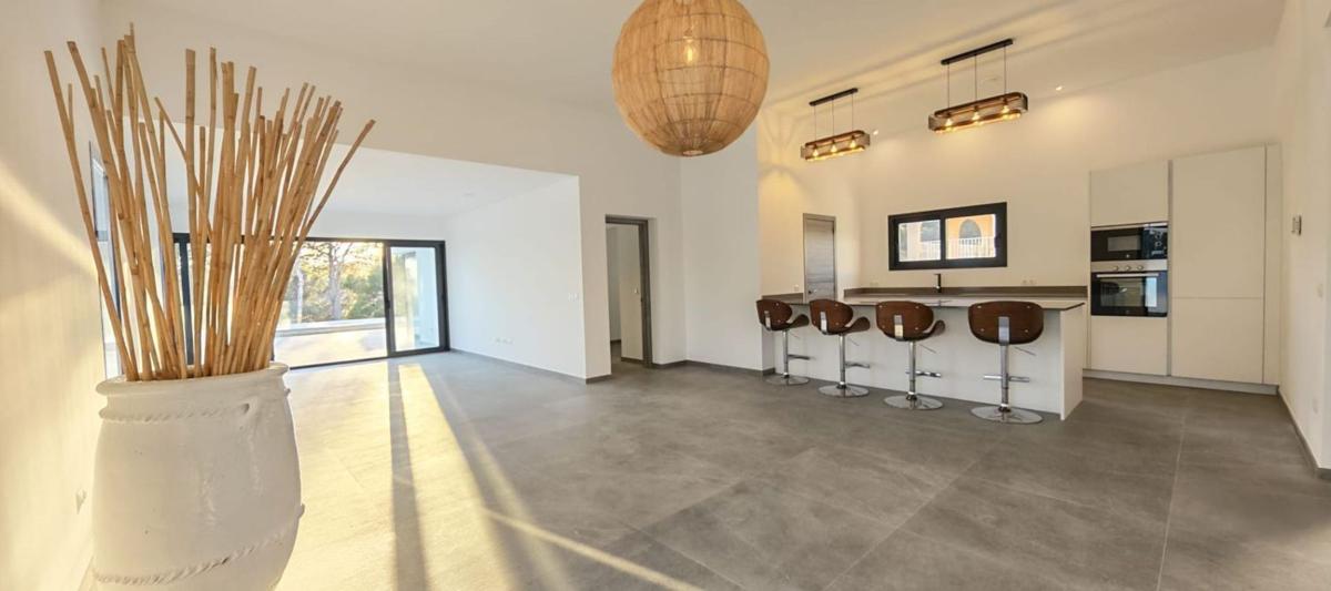 Properties for sale and rent in Spain photo 4
