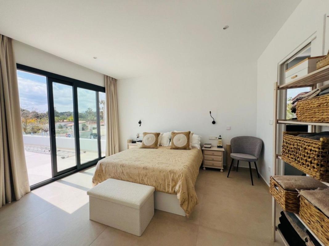 Properties for sale and rent in Spain photo 3