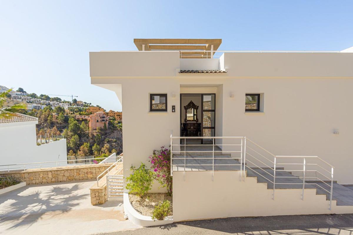 Properties for sale and rent in Spain photo 5