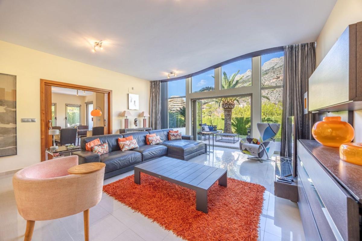 Properties for sale and rent in Spain photo 3