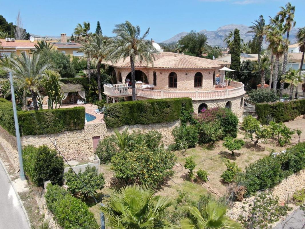 Properties for sale and rent in Spain photo 2
