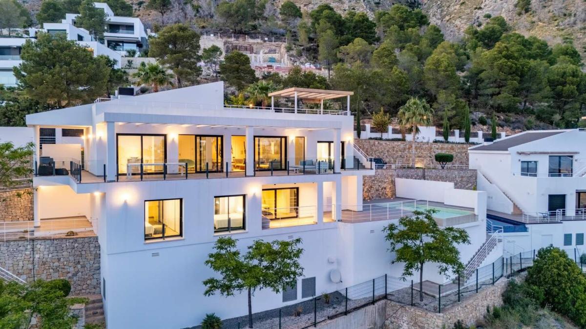 Propiedades en venta y alquiler en España photo 1