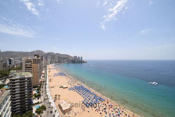 Ático en venta en Ático en Avenida Alcoi, 17, Playa de Levante, Benidorm, Benidorm thumbnail 1