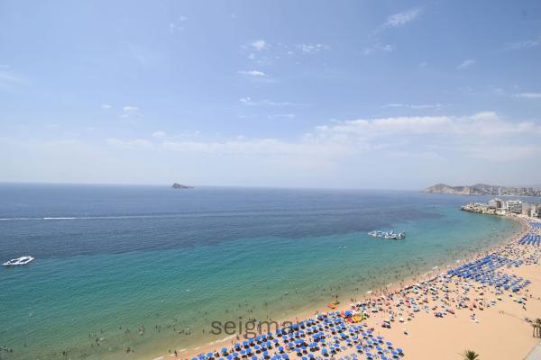 Ático en venta en Ático en Avenida Alcoi, 17, Playa de Levante, Benidorm, Benidorm thumbnail 2