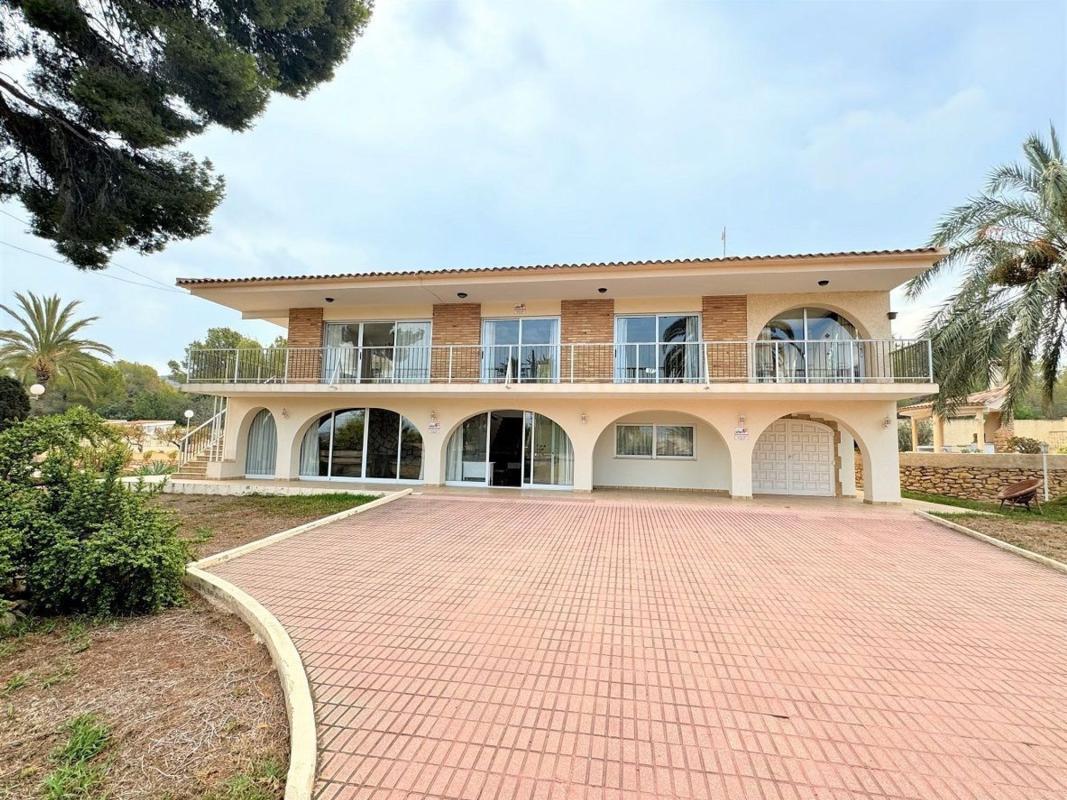 Propiedades en venta y alquiler en España photo 2