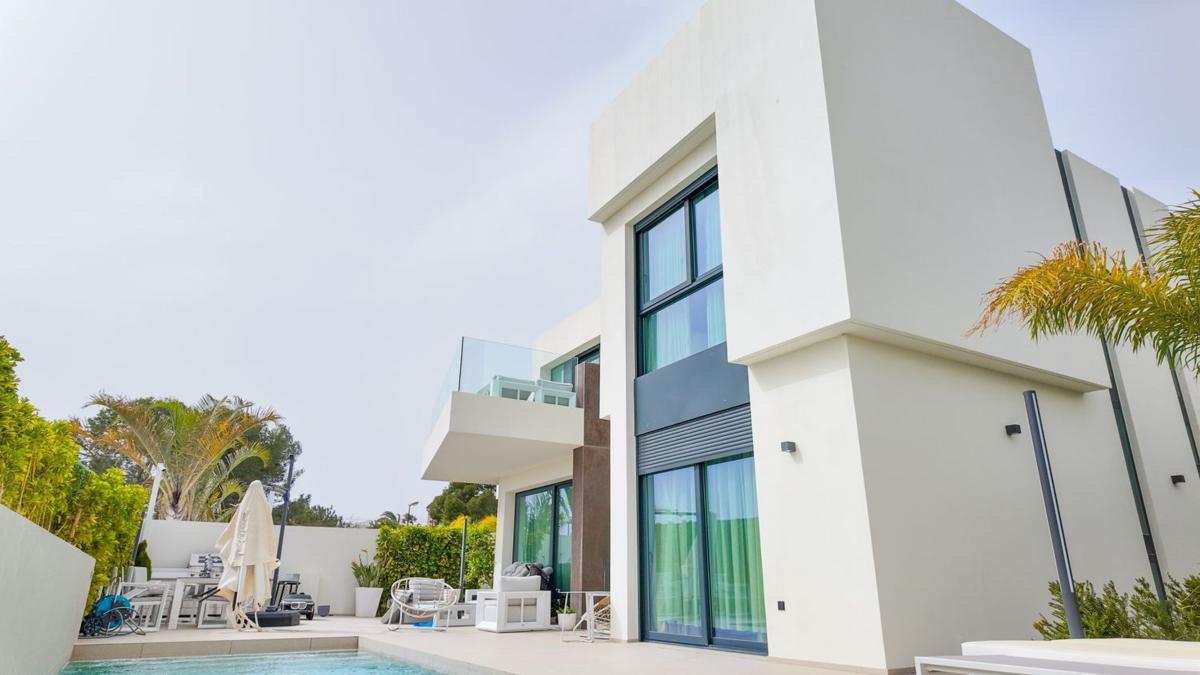 Properties for sale and rent in Spain photo 1