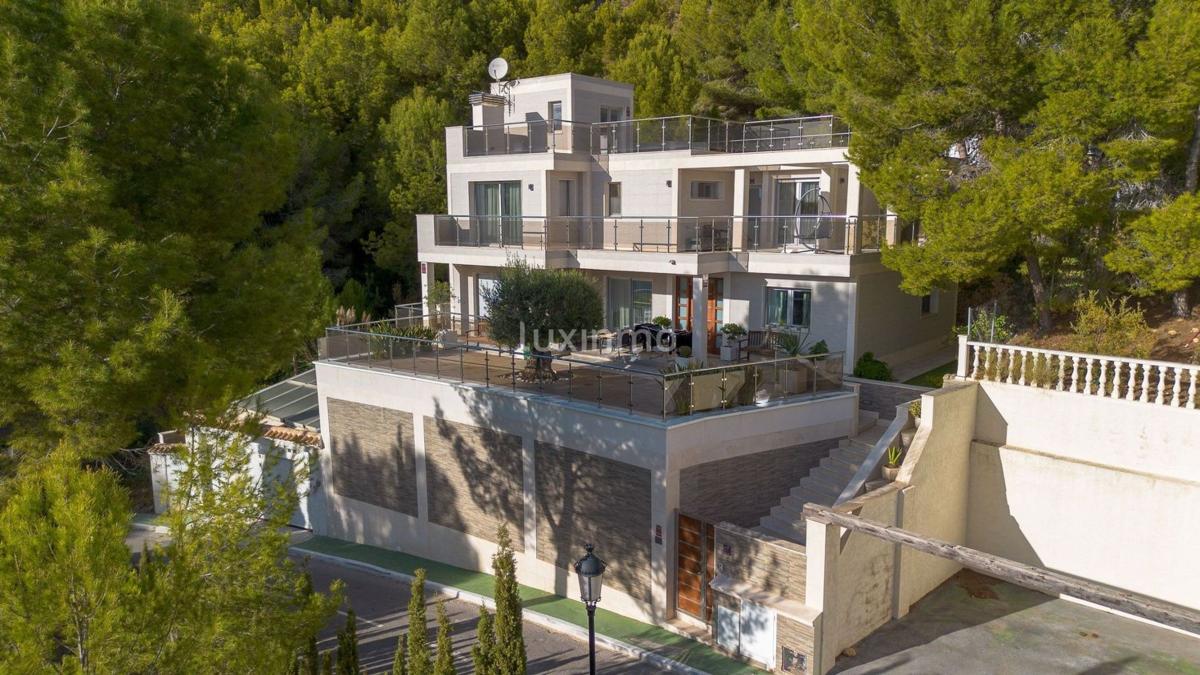 Properties for sale and rent in Spain photo 2