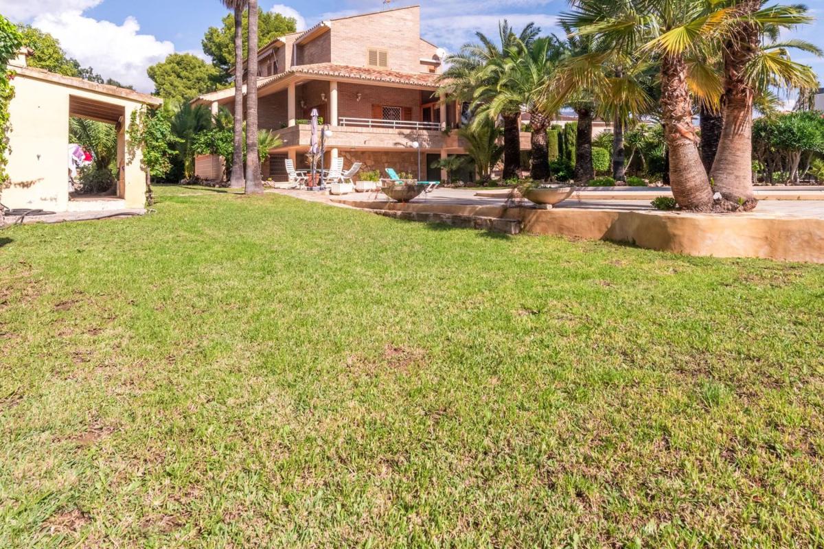 Properties for sale and rent in Spain photo 5