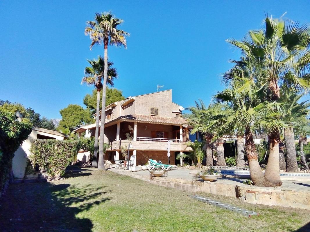 Properties for sale and rent in Spain photo 3