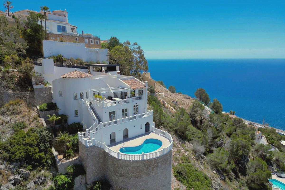 Properties for sale and rent in Spain photo 2