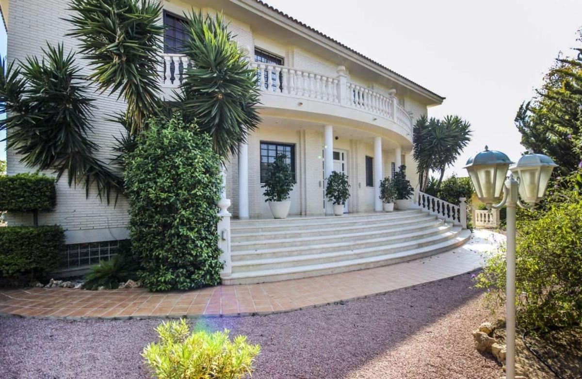 Properties for sale and rent in Spain photo 5