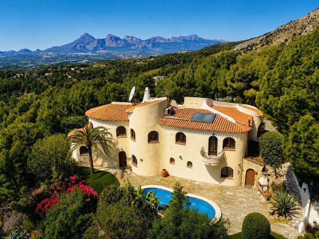 Properties for sale and rent in Spain photo 2
