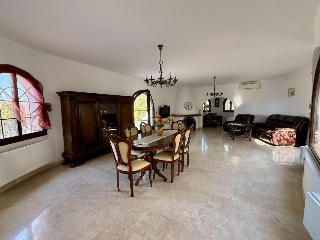 Properties for sale and rent in Spain photo 5