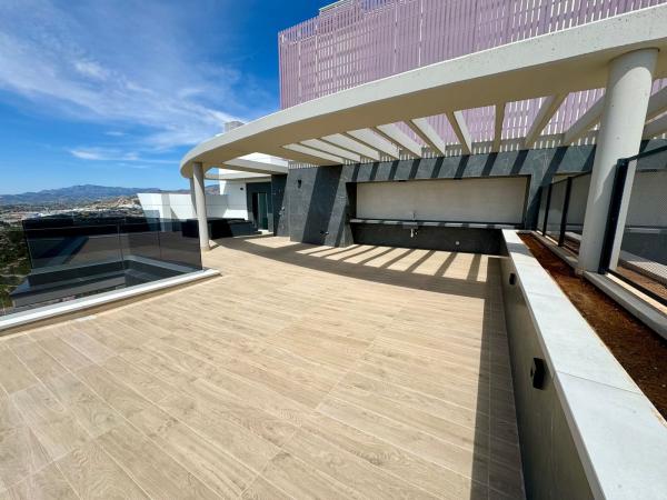 Ático en venta en Ático en Avenida Puerto Rico, 3, Playa de Poniente, Benidorm, Benidorm thumbnail 1