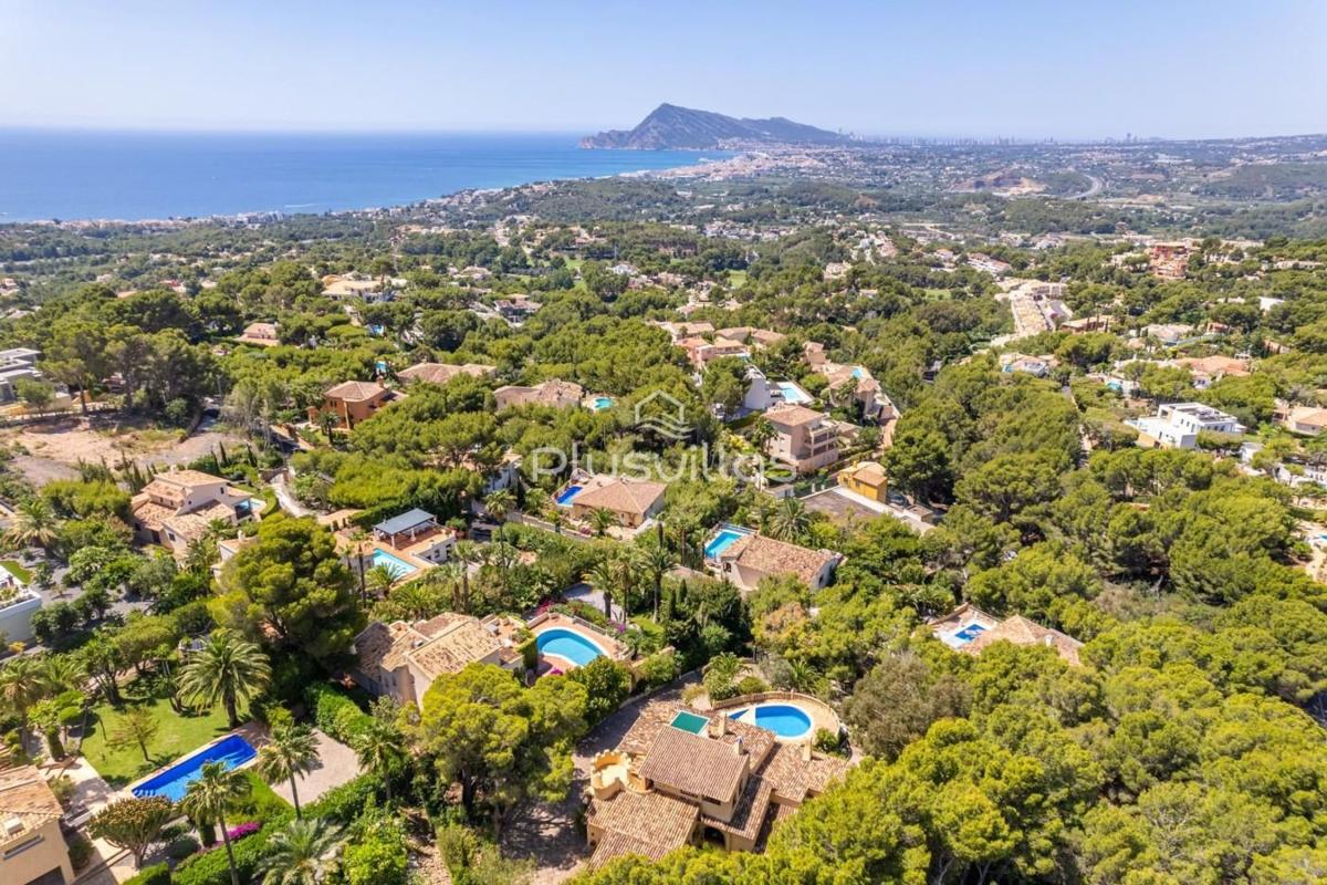 Properties for sale and rent in Spain photo 2