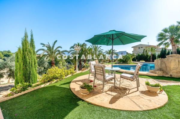 Independent chalet for sale in Casa o chalet en Urbanització el Planet, Pueblo Poniente, Benidorm, Benidorm
 photo 4