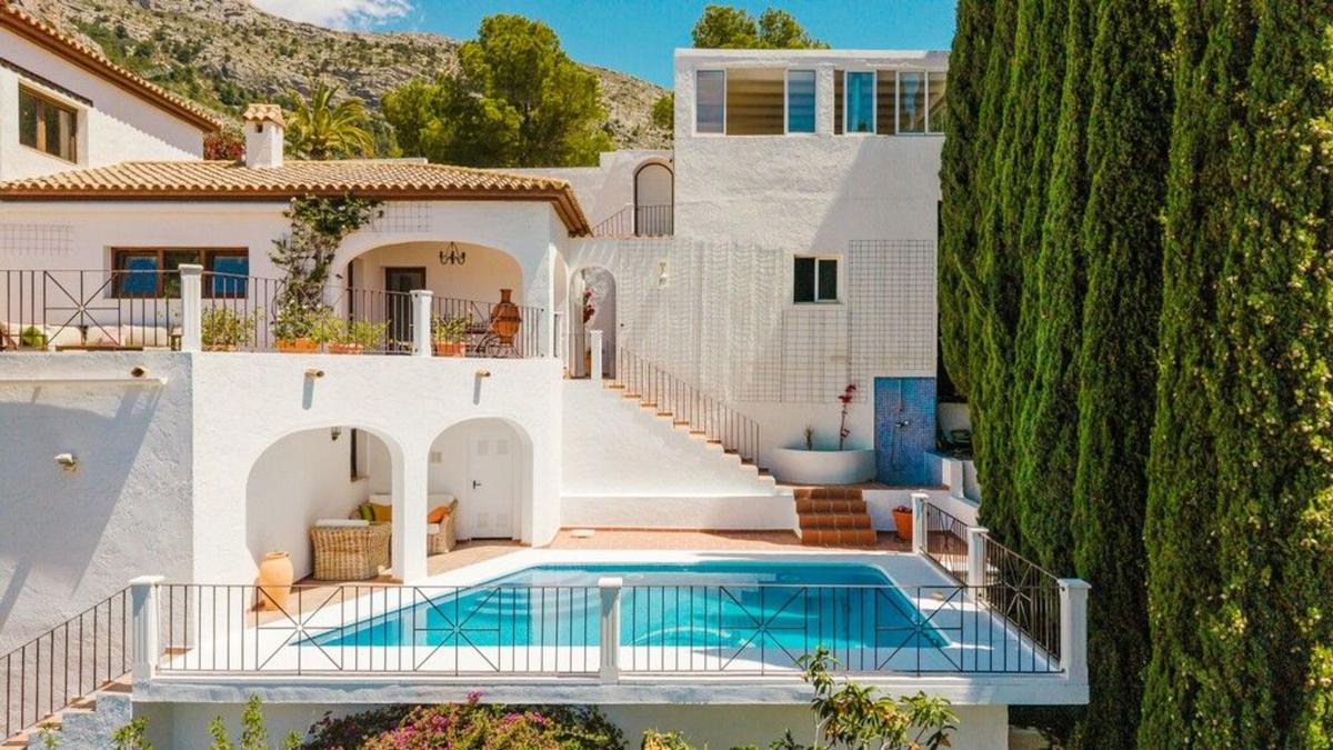 Properties for sale and rent in Spain photo 2