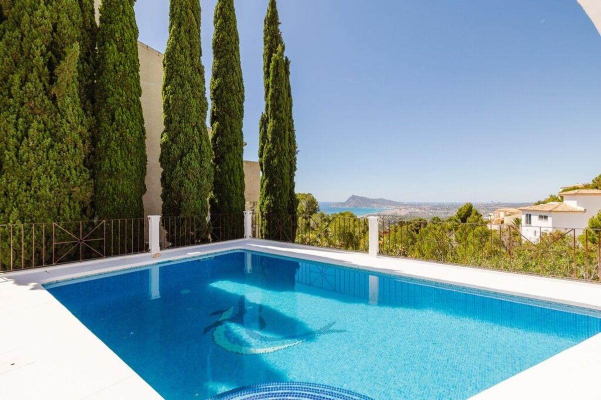 Properties for sale and rent in Spain photo 3