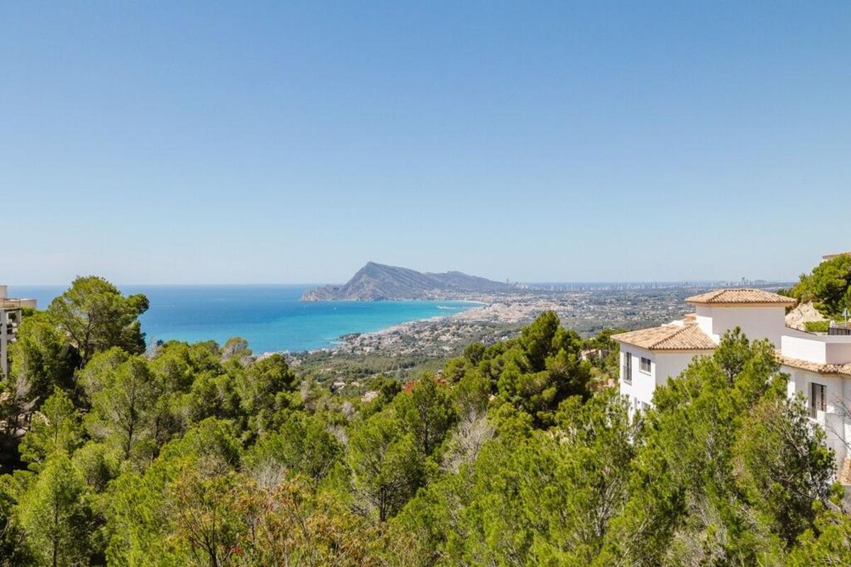 Properties for sale and rent in Spain photo 4