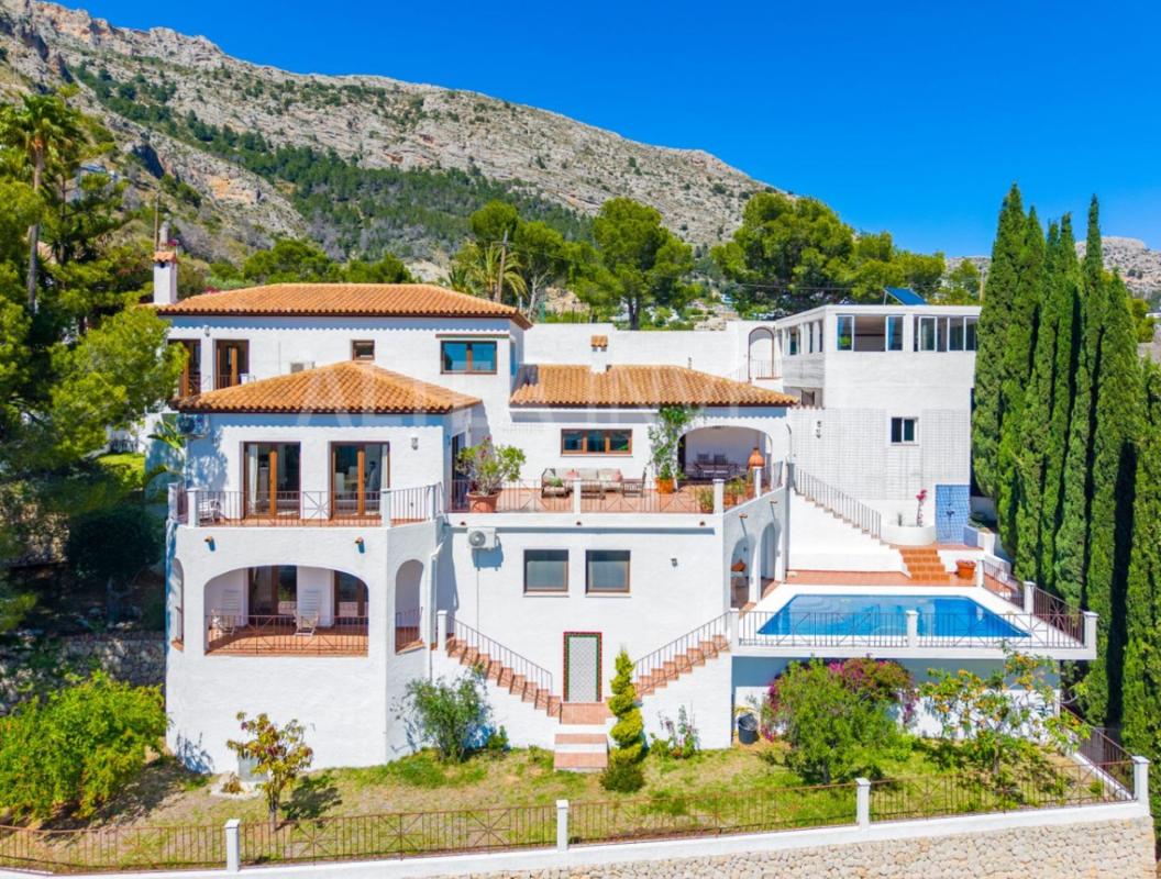 Properties for sale and rent in Spain photo 2