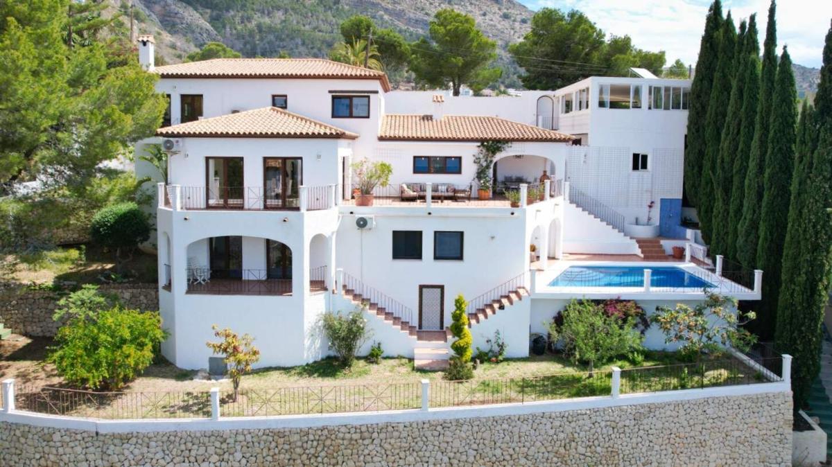 Properties for sale and rent in Spain photo 3