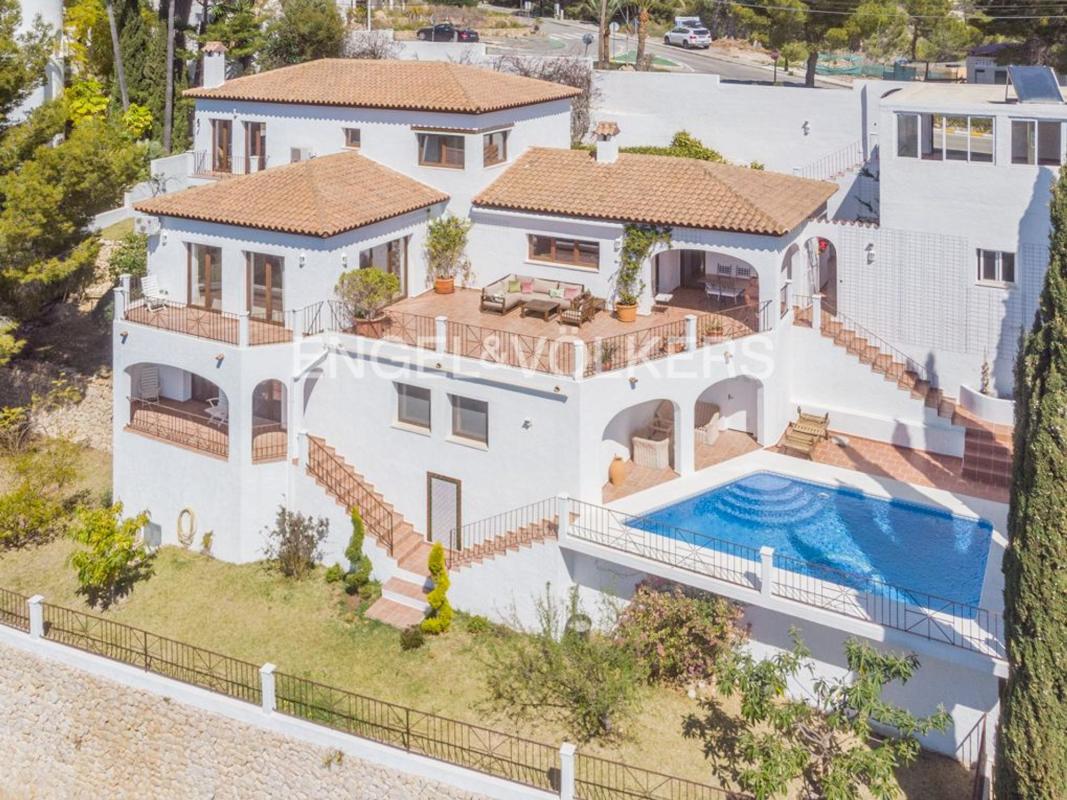 Properties for sale and rent in Spain photo 4