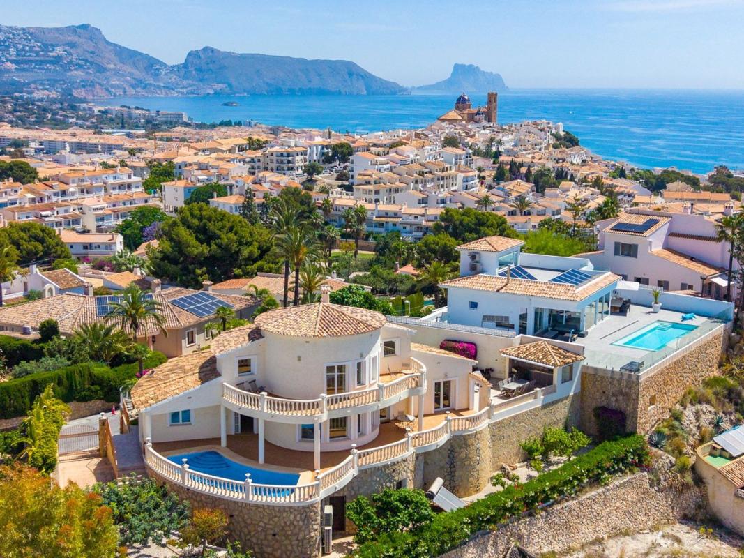 Properties for sale and rent in Spain photo 2