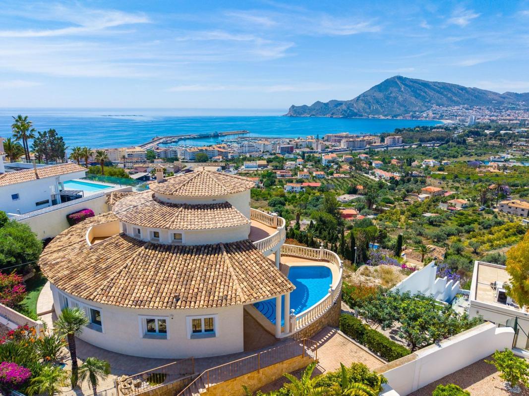 Properties for sale and rent in Spain photo 3