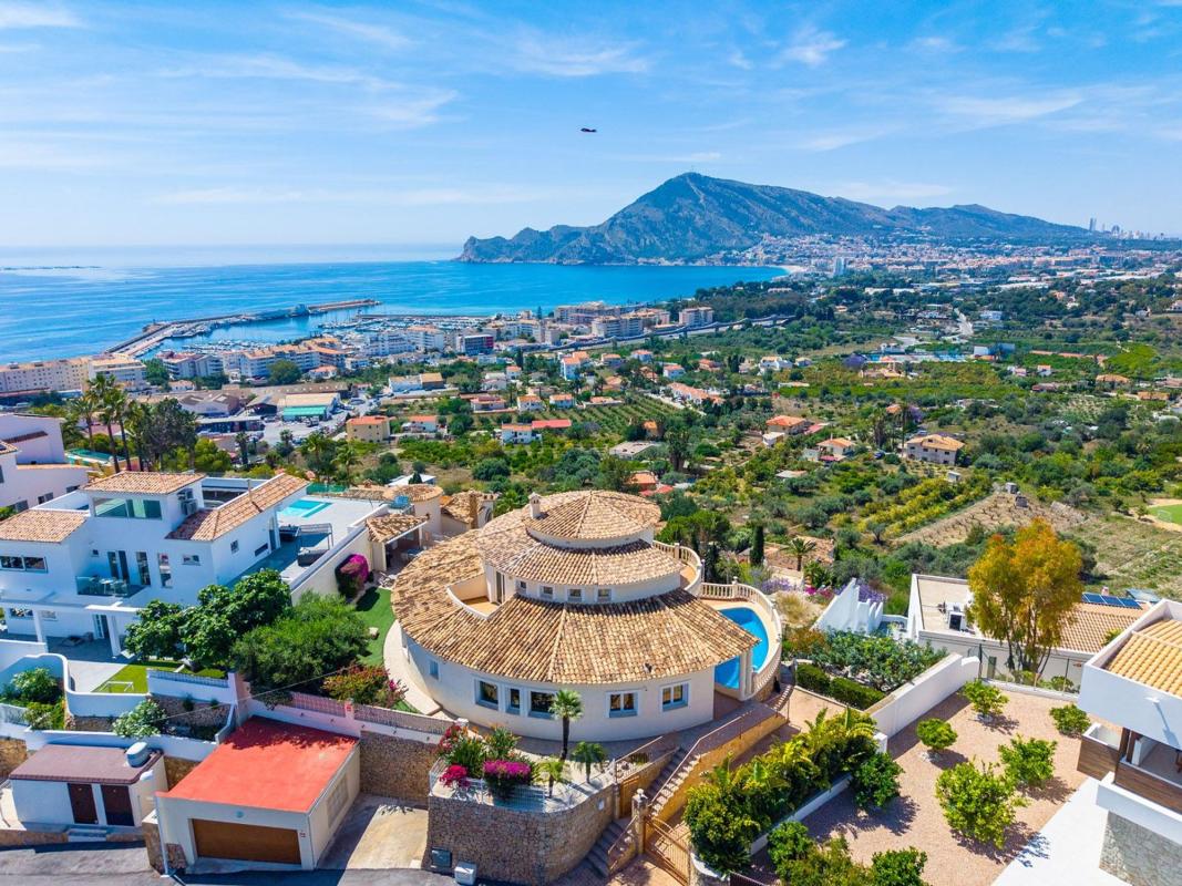 Properties for sale and rent in Spain photo 4