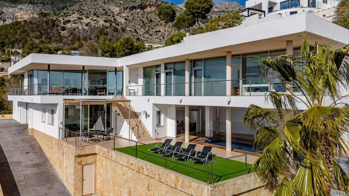 Properties for sale and rent in Spain photo 5