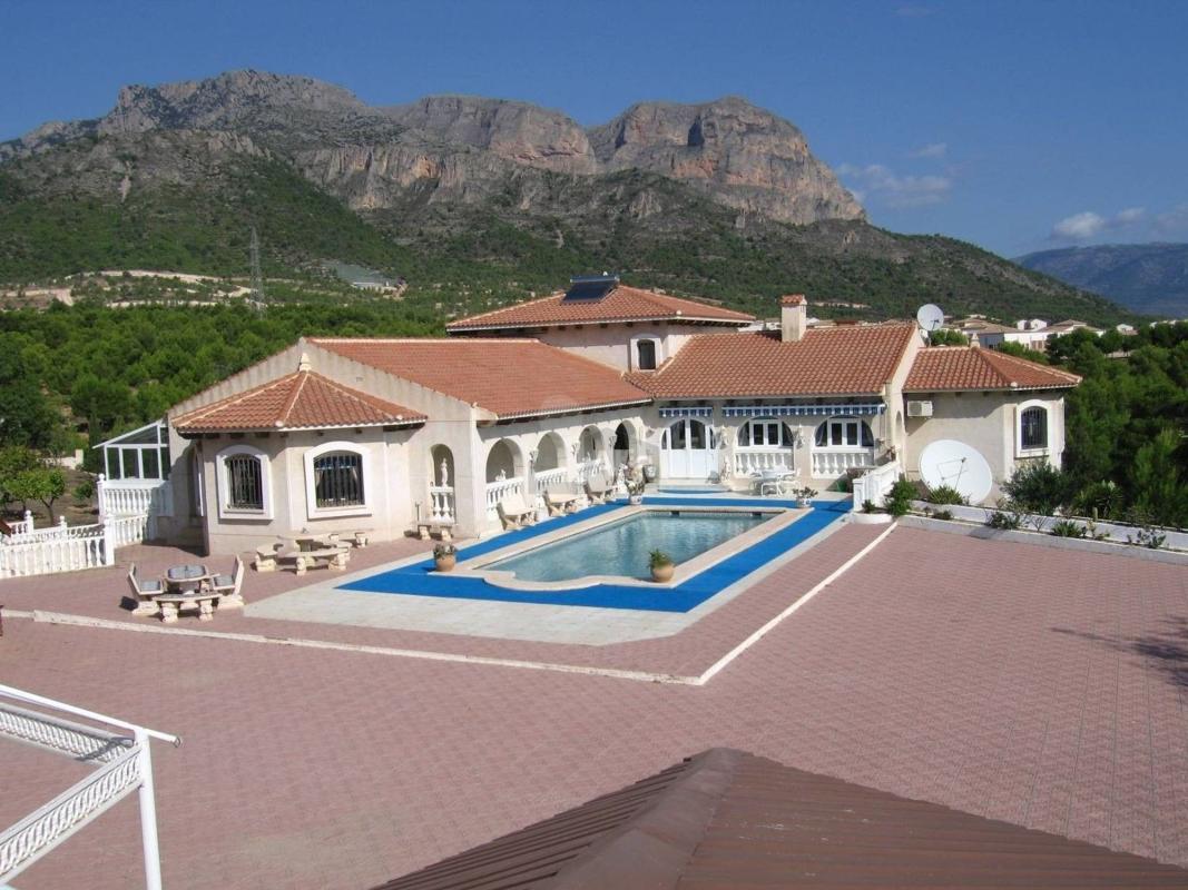 Properties for sale and rent in Spain photo 1