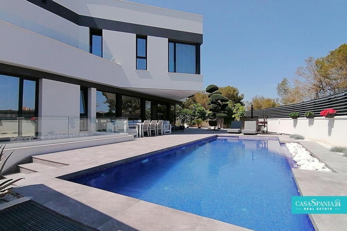 Properties for sale and rent in Spain photo 5