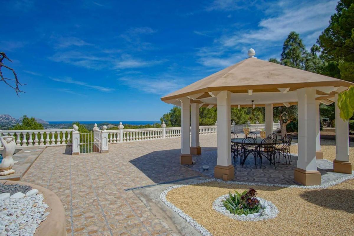 Properties for sale and rent in Spain photo 4