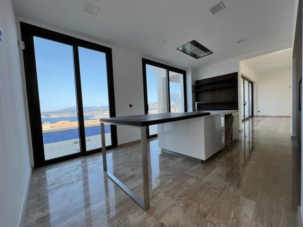 Casa o chalet independiente en Calle Tokio, Zona Sierra Helada, Benidorm thumbnail 2