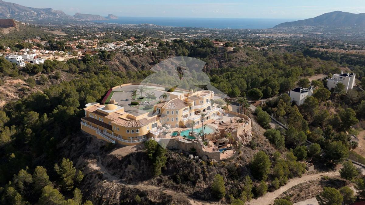 Properties for sale and rent in Spain photo 3