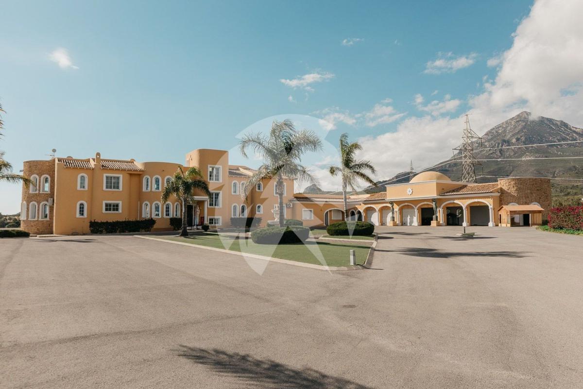 Properties for sale and rent in Spain photo 4