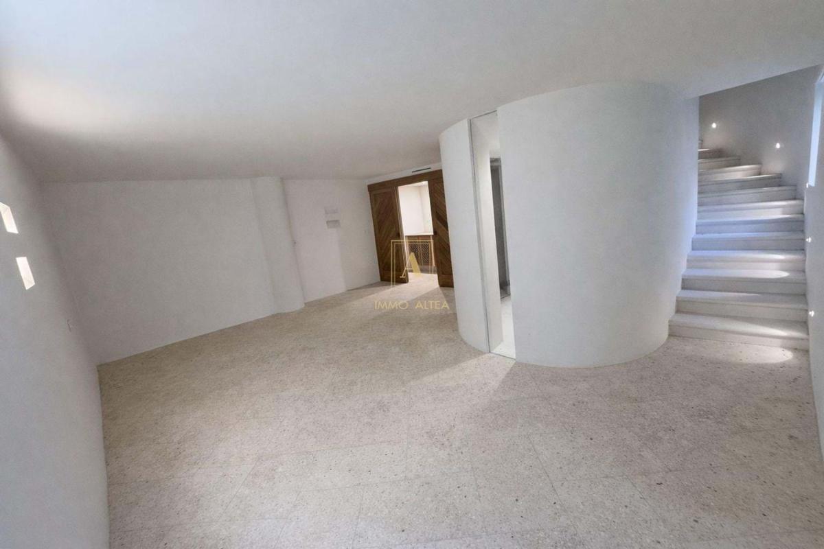 Недвижимость на продажу и в аренду в Испании photo 4