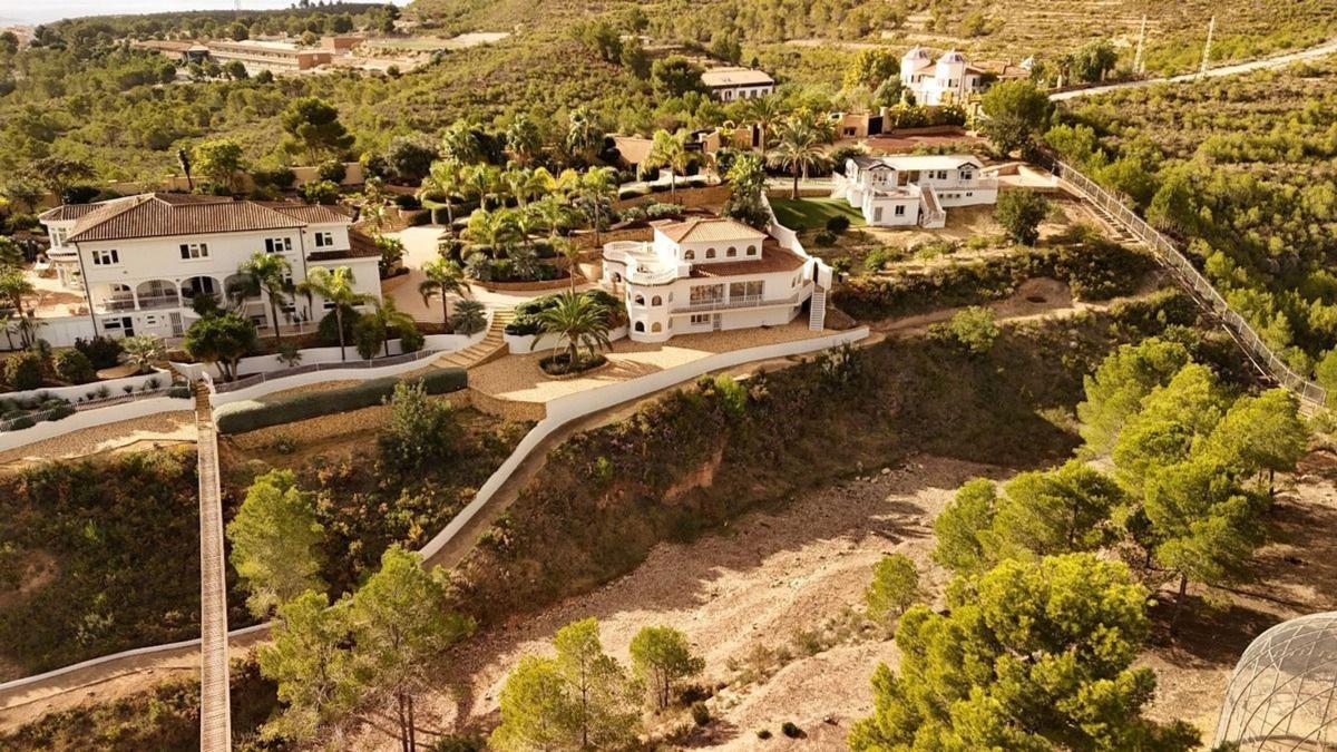 Properties for sale and rent in Spain photo 5