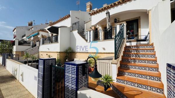 Sprzedaż mieszkania w Piso en Villamartín, Orihuela, Orihuela
thumbnail 1