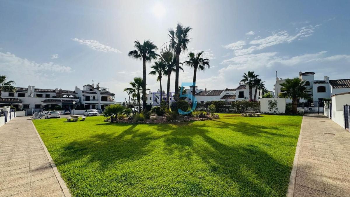 Sprzedaż mieszkania w Piso en Villamartín, Orihuela, Orihuela
photo 3