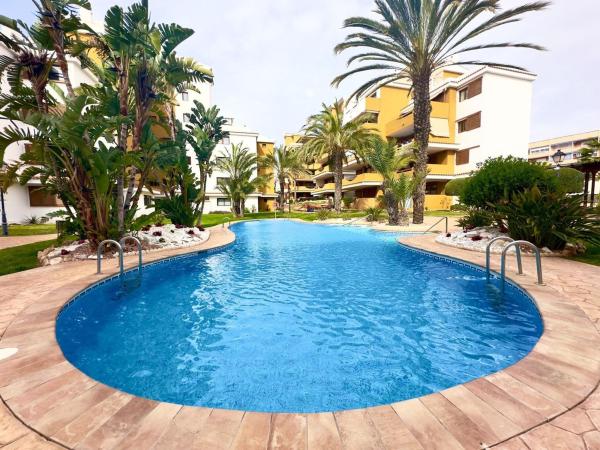 Venta de piso en Piso en Calle Arrecife, Punta Prima, Torrevieja, Torrevieja
 photo 1