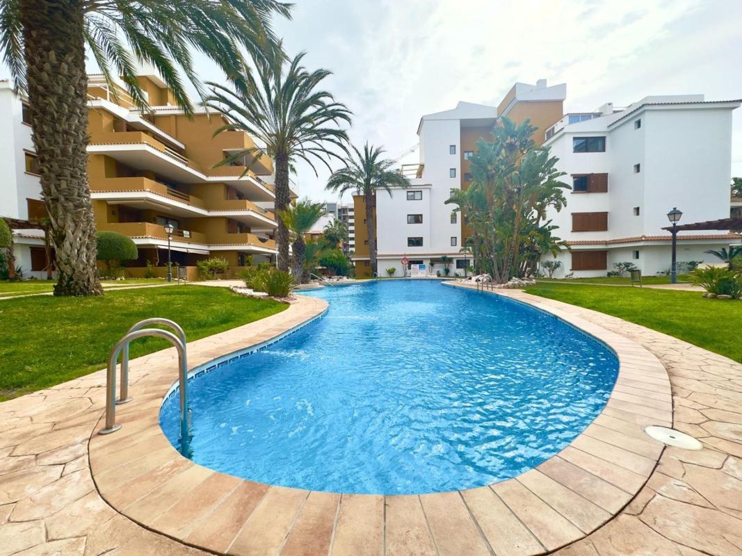 Venta de piso en Piso en Calle Arrecife, Punta Prima, Torrevieja, Torrevieja
 photo 3